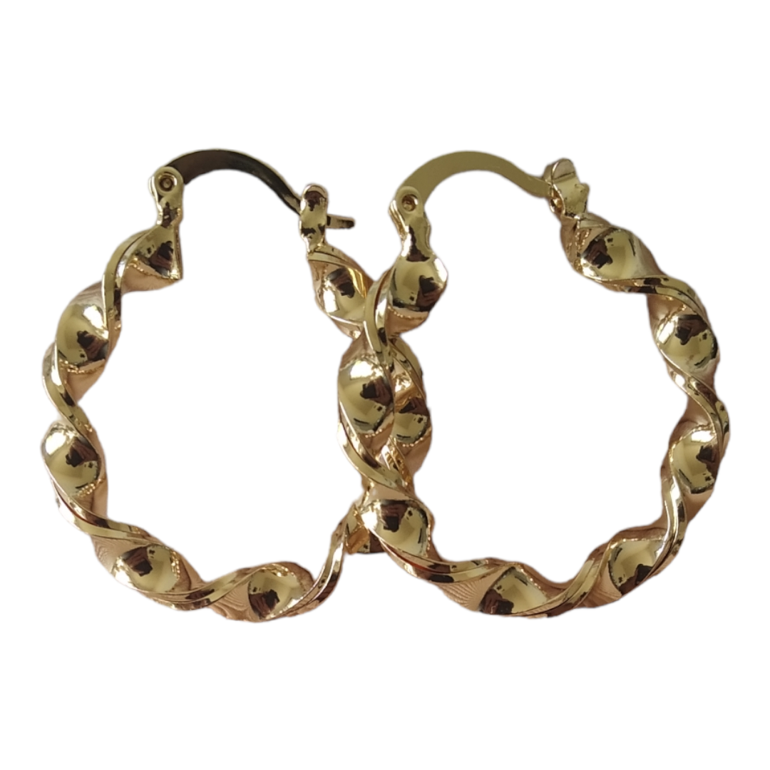 dos aretes ondulados dorados